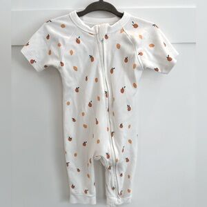 Goumi citrus onesie